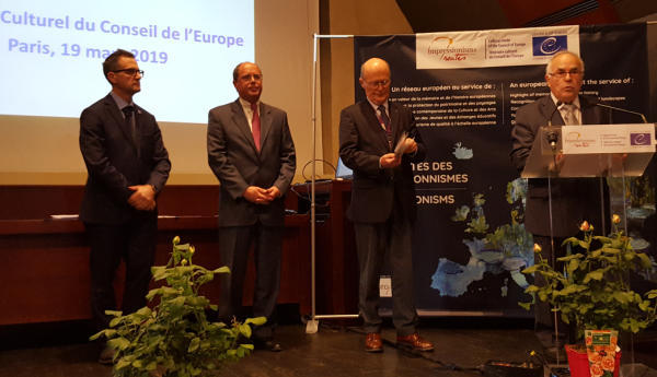 Stephano Dominioni, Pierre Bedouelle, Hubert du Mesnil (DG du Collège des Bernardins), Georges Lucenet, derrière des rosiers Claude Monet.